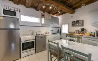 Village house, BBQ, terrace, arbor, near Avignon, St Rémy de Pce