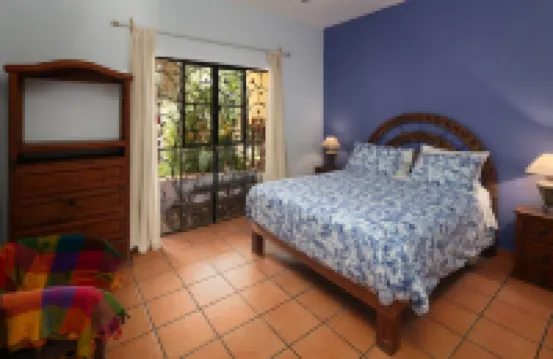 Casa Tortuga 2BR/1BA apt., private pool, patio&garden, parking.