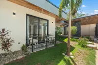 Villa Wahoo - Luxury 4BR Villa & Pool, Playa Grande Estates, 300m to the Beach