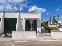 Detached villa 30 mt from the sea