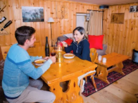 Mazot Douillet de Montagne Isolé en Pleine Nature en Autonomie D'énergie Hotels in Monthey