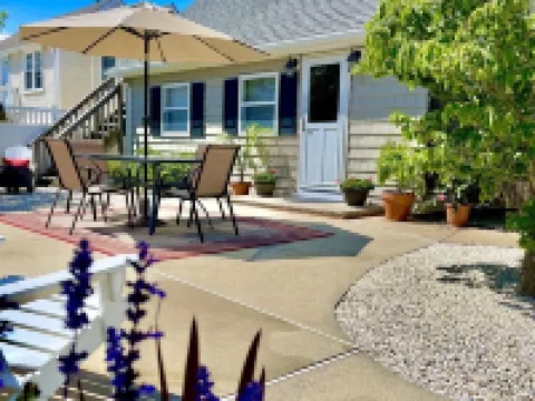 Private cottage at the entrance of Island Beach State Park Hotels in Berkeley