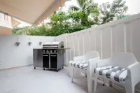 Modern/sleek Apt, 7 mins from Jobos Beach