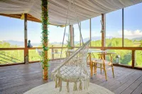 Hilltop Villa with Breathtaking Mountain Views - Sauna & Pool