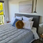 Vacay Hahei - 1 Bed Elevated Apartment a short walk to the beach