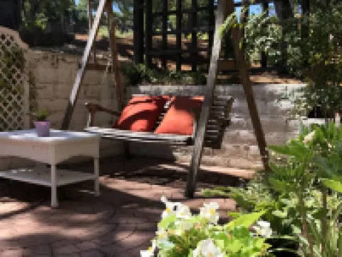 Bright Garden Guest Suite in Los Gatos, Heart of Silicon Valley