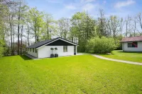 Luxe 6 Persoons Vakantiehuis Gelegen in Drenthe Tussen Emmen en Exloo Отели рядом с достопримечательностью «D36»