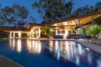 Casa Sea Breeze- Luxury OceanView Estate+50' Infinity Pool on 100 Acres