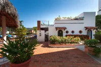 Selva Romantica, Casa Daphne - Local Mexican Designer Condo Hotels in 