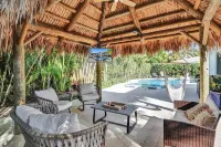 4 BR Beach Home Heated Pool Jacuzzi + Tiki TV Hut