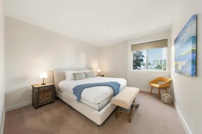 The Iris-Marina del Rey Getaway with A/C, Fast Wi-Fi & Serene Vibes