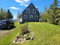 síocháin Peace" in Gaelic) Waterfront Chalet Hotels near Emmett Lake Day Use Area