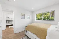 Boca Bliss: Family-Friendly Escape with Hot Tub & Grill, 1 Mile from the Beach! Hotels near Florida Atlantic University