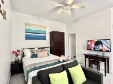 Cozy studio #2 in Venetian Road