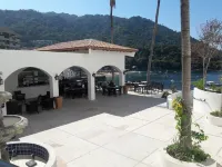 Ocean Front Condo- Beach Access - Sunset Views-Swimming Pools- Jacuzzi-