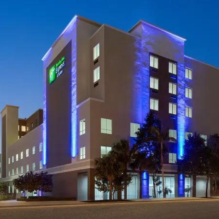 Holiday Inn Express & Suites FORT LAUDERDALE AIRPORT SOUTH by IHG