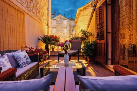 Old Town Villa Trogir Stars with Free Parking