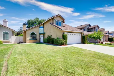 Cheerful 4 bedroom 3 bathroom house in Chino Hills Hotels near Alterra Park