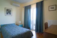 Dream apartment in a top location directly on the beach, with beautiful sea views