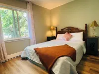 Orchard Cottage in Lantzville near Nanaimo Brand New Renovation