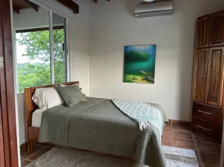 Hillside Treasure 4 BR 3.5 Bath Amazing Views of Playa Hermosa