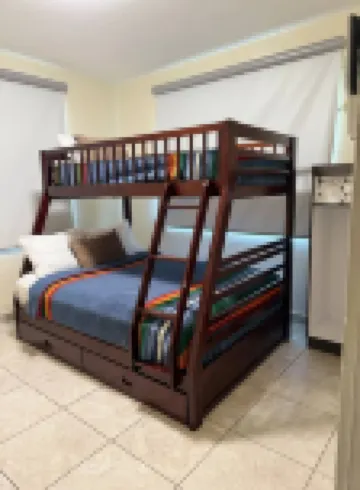 Beautiful home 10 min from everythin!!