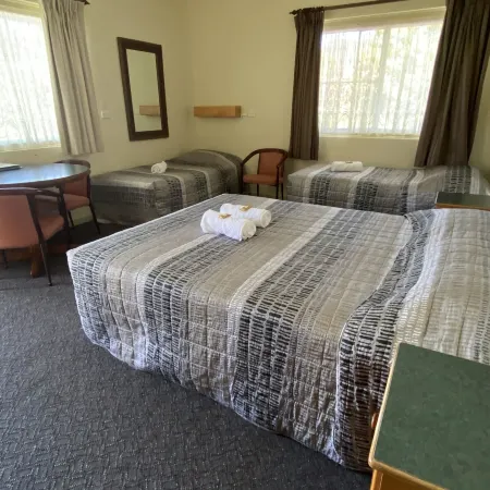 Bucketts Way Motel
