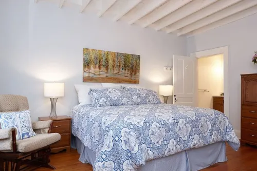 Cheltenham Suites Hotels in Erin