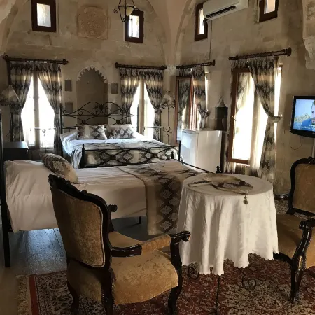 Kasr-I Abbas Hotel