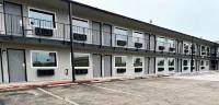 Studio City Suites, a Travelodge by Wyndham - 2-Star