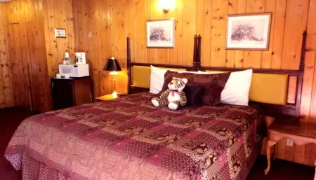 Caboose Motel & Gift Shop