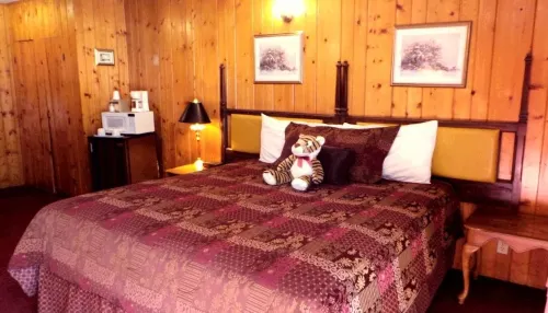 Caboose Motel & Gift Shop