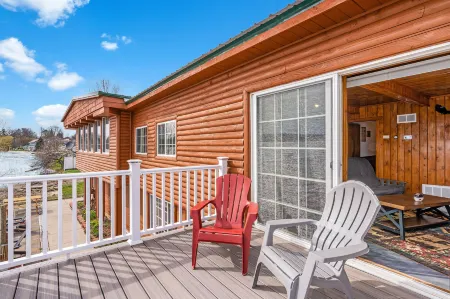 Fife Lake Retreat Отели в г. Файф Лейк