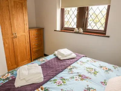 Changegate Cottage Hotels near Chaplins Bistro