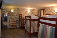 Montenegro Backpackers Home Kotor - 2-Star