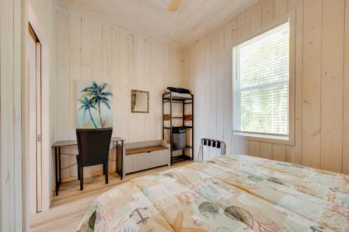 Beachfront Retreat w/ Dock in Lanark Village! - Strand
