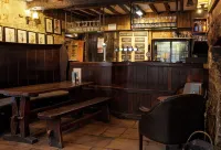 Hunters Hall Inn by Greene King Inns - ที่มีบาร์