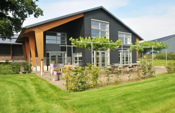 愛爾弗提哈克特酒店