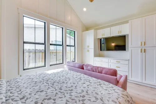 Designer Coastal Studio: Walk to Beach, Near 30A - Beach