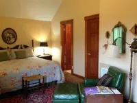 Strawberry Farm B and B Hotels in Muscatine