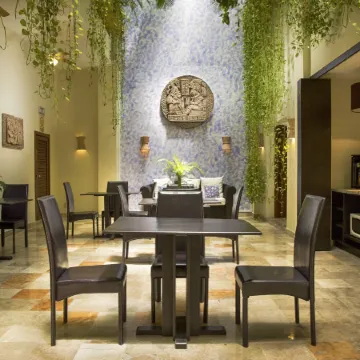 Hotel Los Itzaes by 5th av