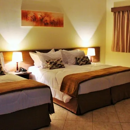 Hotel Fazenda Pirâmides Отели в г. Жарину