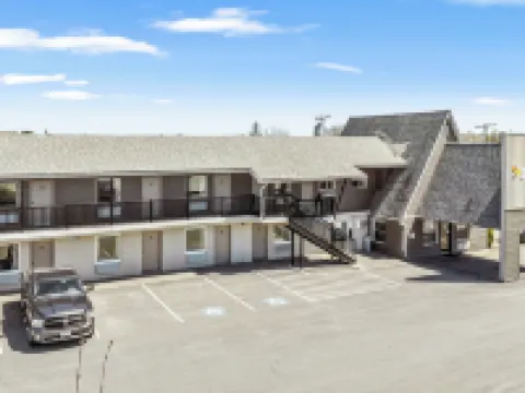 The Elmwood Hotels in Waterville