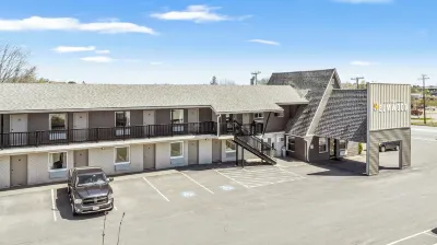 The Elmwood Hotels in 