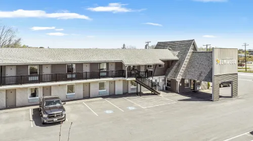 The Elmwood Hotels in Waterville