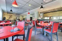 Hôtel des Lumières Lyon Meyzieu Arena Stadium Hotel a Jonage