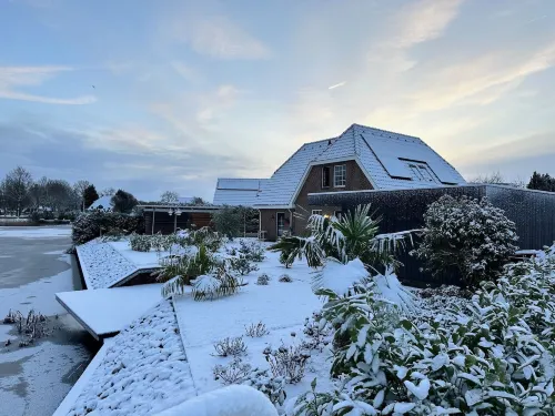 B&B de Wiekeborg Hotels in Zuidbroek