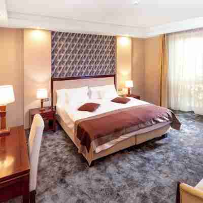Colosseum Hotel Rooms