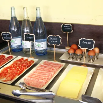 Hotel Ele Puente Romano de Salamanca Отели рядом с достопримечательностью «Сан-Эстебан»