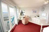 Casa Grande Inn Hotels in Qualicum Beach